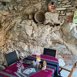 https://chambre-dhotes-les-3-cochons-dolt.midi-pyreneeshotels.com