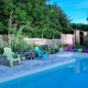 https://maison-dhotes-lou-cliou.hotels-rhonealpes.com